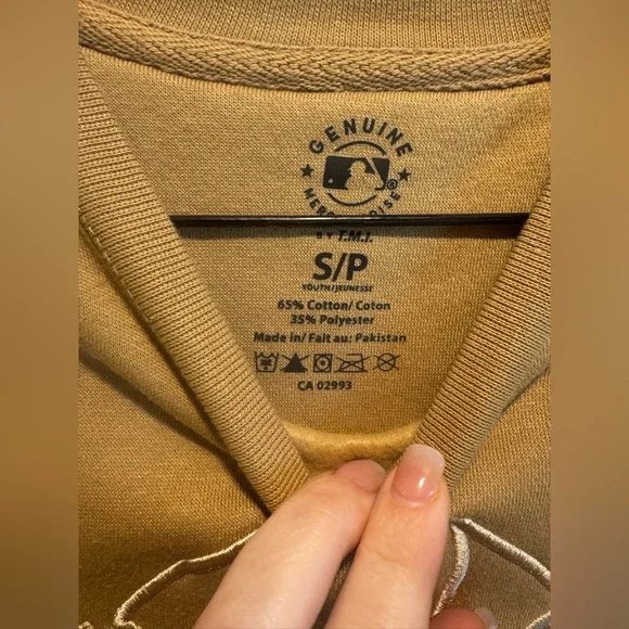 9- NWT genuine merchandise New York Yankees beige sweatshirt - Picture 5 of 6